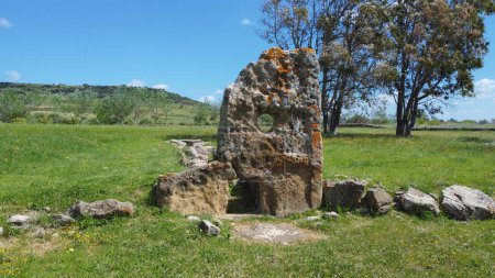 Tombeau des Géants de Su Cuaddu 'e Nixias Lunamatrona dans le centre de la Sardaigne