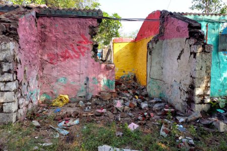 Foto de Colonia de casas rotas después de Demoler en la India - Imagen libre de derechos