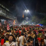 SO PAULO (SP), 10/30/2022A crowd of voters gathered on Avenida Paulista this Sunday night (30) to celebrate the victory of Luiz Incio Lula da Silva (PT) to the Presidency of the Republic.