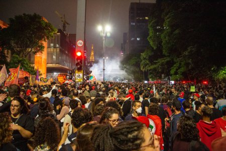 Foto de SO PAULO BRAZIL JANUARY 9, 2023 "No Amnesty": Demonstration for democracy and against Bolsonarist attack gathers thousands in SP - Imagen libre de derechos