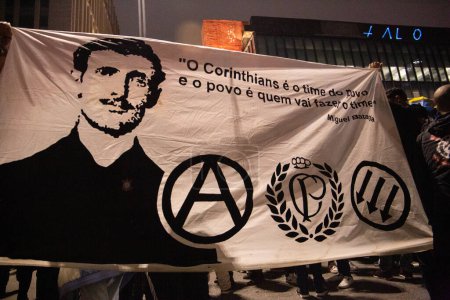 Foto de SO PAULO BRAZIL JANUARY 9, 2023 "No Amnesty": Demonstration for democracy and against Bolsonarist attack gathers thousands in SP - Imagen libre de derechos