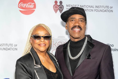Foto de Kurtis Blow with wife Shirley attends "Linked by Love" Los Angeles Premiere and Gala at DGA , Los Angeles, CA February 28, 2023 - Imagen libre de derechos