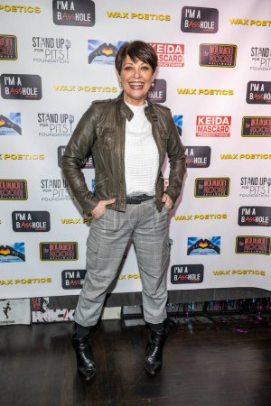 Foto de La comediante Christine Peake asiste a "Wax Poetics" y "I am A BassHOLE" Comedy Shows at The Bourbon Room, Hollywood, CA June 6, 2023 - Imagen libre de derechos