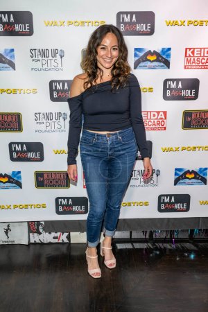 Foto de La comediante Jessica Alaniz asiste a "Wax Poetics" y "I am A BassHOLE" Comedy Shows at The Bourbon Room, Hollywood, CA June 6, 2023 - Imagen libre de derechos