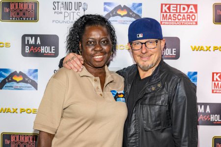Foto de El comediante / productor Keida Mascaro con S. L. O. W. Charity asiste a "Wax Poetics" y "I am A BassHOLE" Comedy Shows en The Bourbon Room, Hollywood, CA 6 de junio de 2023 - Imagen libre de derechos