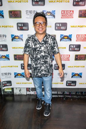 Foto de El comediante Jimmy Chin asiste a "Wax Poetics" y "I am A BassHOLE" Comedy Shows at The Bourbon Room, Hollywood, CA June 6, 2023 - Imagen libre de derechos