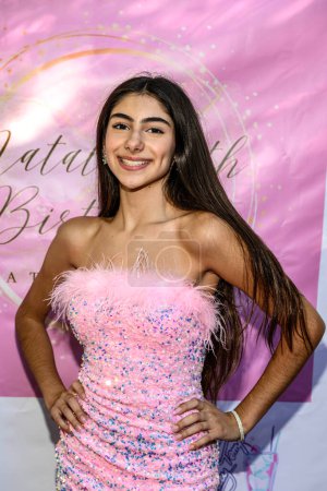 Téléchargez les photos : L'actrice / danseuse Natalie Kopyan assiste au 13e anniversaire de Natalie Kopyan au Famous Hub, Los Angeles, CA 24 août 2023 - en image libre de droit