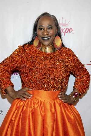 Foto de La estilista Jackie Jackson asiste a Prom Expo Unlimited Fortunate Fabrics Mixer en Private Residence, Los Ángeles, Noviembre 11, 2023 - Imagen libre de derechos