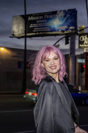 Foto de La actriz Natasha Blasick asiste a Billboard Unveiling Party on Sunset para la película de Oscar "Mission Peace" en Aroma Sunset Bar and Grill, Los Angeles, CA 1 de diciembre de 2023 - Imagen libre de derechos