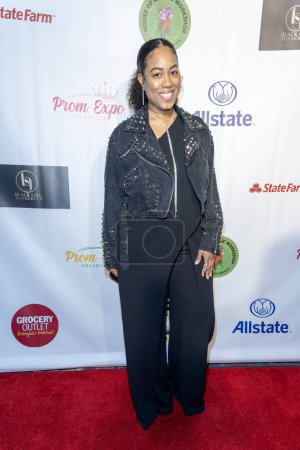 Foto de La cantante de RandB Ni 'elle asiste a Prom Expo Unlimited Fundraising Mixer en Private Residence, Los Ángeles, Diciembre 2, 2023 - Imagen libre de derechos