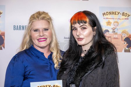 Foto de Autor Rachele Sweetser, Model Ashlyn Dressler attend Author Rachele Sweetser 's "Monkey-Boy - The Adventures of a Boy with ADHD" book signing at Barnes and Noble at the Grove, Los Angeles, CA, January 15th, 2024 - Imagen libre de derechos