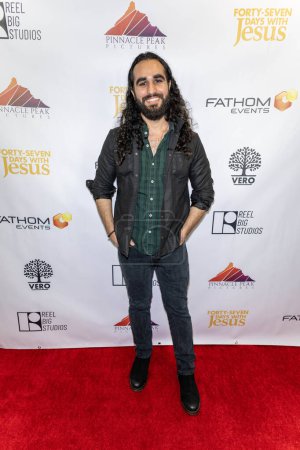 Téléchargez les photos : L'acteur Patrick Koocheradis assiste à la première du film "Quarante-sept jours avec Jésus" à AMC Burbank 16, Los Angeles, Californie, 11 mars 2024 - en image libre de droit