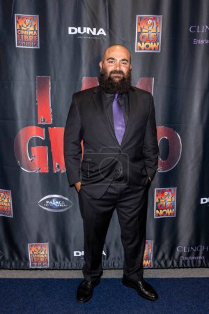 Foto de El actor Hamzah Saman asiste al estreno de "I Am Gitmo" en Los Ángeles y al lanzamiento de CLSNOW.TV en Writers Guild Theater, Los Ángeles, CA, el 2 de mayo de 2024 - Imagen libre de derechos