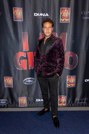 Foto de El actor Mico Saad asiste al estreno de "I Am Gitmo" en Los Ángeles y al lanzamiento de CLSNOW.TV en Writers Guild Theater, Los Ángeles, CA, el 2 de mayo de 2024 - Imagen libre de derechos