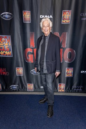 Foto de El productor Joel Diamond asiste al estreno de "I Am Gitmo" en Los Ángeles y al lanzamiento de CLSNOW.TV en Writers Guild Theater, Los Ángeles, CA, el 2 de mayo de 2024 - Imagen libre de derechos