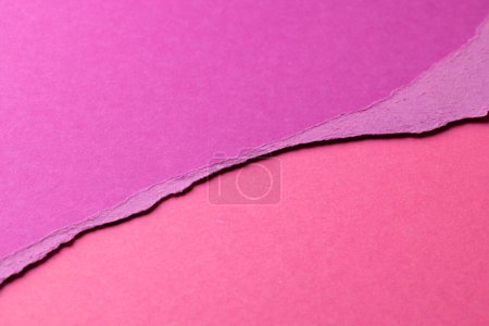 Téléchargez les photos : Découpé des morceaux de papier coloré avec de l'espace de copie. Texture abstraite du papier fond et concept de communication. - en image libre de droit