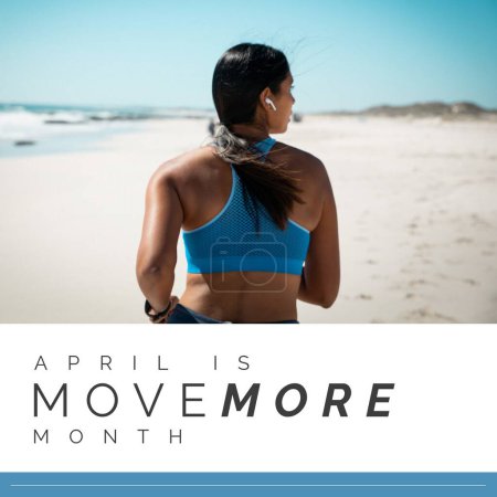 Foto de Composición de mover más meses de texto y ejercicio de la mujer en la playa. Mover más mes, concepto de estilo de vida activo y saludable. - Imagen libre de derechos