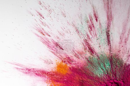 Téléchargez les photos : Close up of multi coloured powder with copy space. Holi festival, colour, hindu tradition and celebration concept. - en image libre de droit