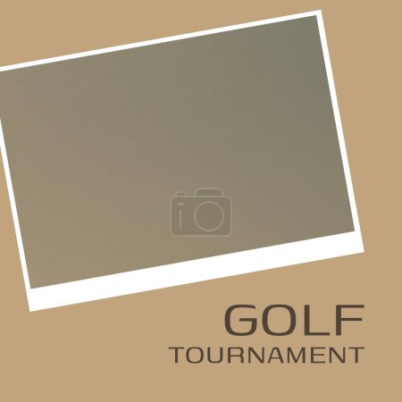 Téléchargez les photos : Image carrée du tournoi de golf sur fond gris et beige avec espace de copie. Golf, sport, compétition, rivalité et concept de loisirs. - en image libre de droit