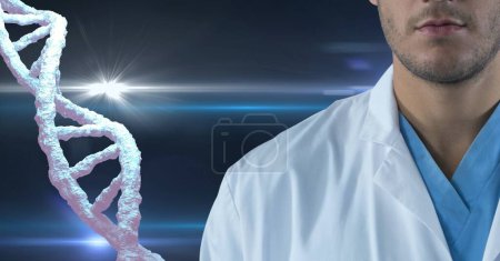 Téléchargez les photos : Partie médiane du médecin caucasien masculin contre la structure de l'ADN et les sentiers lumineux sur fond bleu. concept de recherche médicale et de technologie scientifique - en image libre de droit