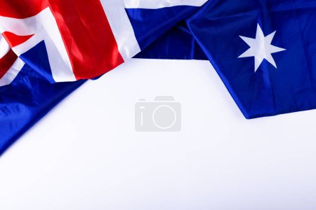 Foto de Vista aérea de la bandera australiana sobre fondo blanco, espacio de copia. bandera nacional, patriotismo y concepto de identidad. - Imagen libre de derechos