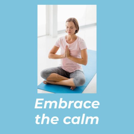 Foto de Composición de abrazar el texto tranquilo sobre la mujer caucásica practicando yoga. Día de la simplicidad nacional, concepto de vida tranquilo y simple imagen generada digitalmente. - Imagen libre de derechos