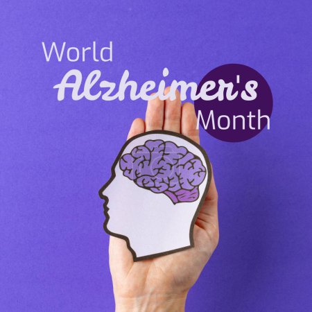 Foto de Texto del mes del alzheimer mundial sobre la mano femenina caucásica sosteniendo la cabeza con el cerebro púrpura. Campaña mundial de promoción de salud mental y conciencia médica generada digitalmente por la enfermedad de Alzheimer. - Imagen libre de derechos