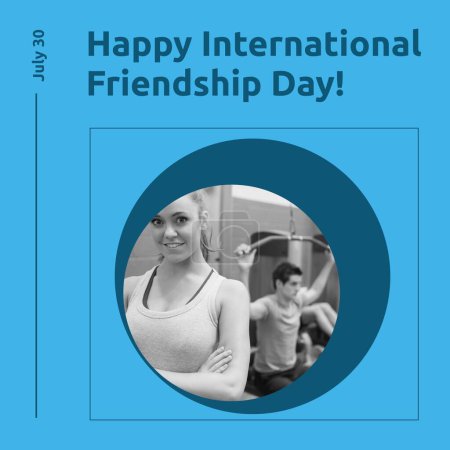 Téléchargez les photos : Joyeux texte de la journée internationale de l'amitié sur la femme caucasienne bleue et heureuse avec des amis au gymnase. Célébration de l'amitié et campagne d'appréciation image générée numériquement. - en image libre de droit