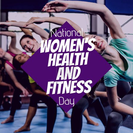 Foto de Texto del Día Nacional de la Salud y la Aptitud de la Mujer sobre diversos grupos femeninos en clases de yoga. Campaña de promoción de fitness femenino y estilo de vida saludable imagen generada digitalmente. - Imagen libre de derechos