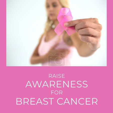 Téléchargez les photos : Composite de sensibilisation au cancer du sein texte sur la femme caucasienne tenant un ruban rose. Octobre rose, médical, santé, concept de soutien et de prévention. - en image libre de droit