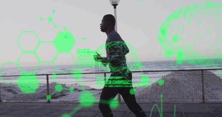 Téléchargez les photos : Traitement de données médicales contre un homme en forme afro-américain qui court sur la promenade. sport fitness et recherche médicale concept technologique - en image libre de droit