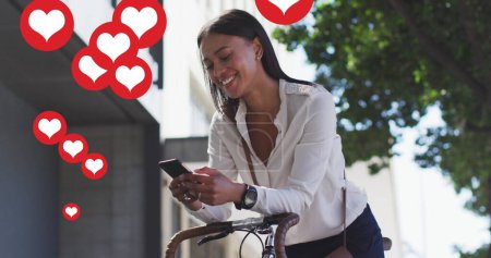 Téléchargez les photos : Image de coeur d'amour icônes sur la femme en utilisant un smartphone en ville. concept global de réseautage social, connexion et communication image générée numériquement. - en image libre de droit