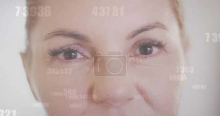 Téléchargez les photos : Image d'un traitement de données médicales sur une femme médecin caucasienne hospitalisée. Médecine mondiale, santé, interface numérique, informatique et traitement des données concept image générée numériquement. - en image libre de droit