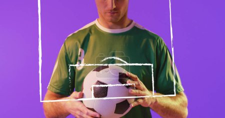 Téléchargez les photos : Image du joueur de soccer masculin caucasien sur le dessin du stade. Concept mondial de sport et d'interface numérique image générée numériquement. - en image libre de droit