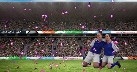 Imagen de diversas jugadoras de fútbol sobre el estadio. Deporte global, patriotismo e interfaz digital concepto de imagen generada digitalmente.