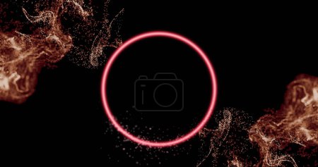 Téléchargez les photos : Image du cercle néon sur fond noir avec de la fumée. Écran numérique, interface et concept technologique image générée numériquement. - en image libre de droit
