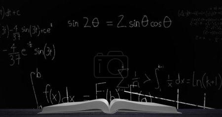 Foto de Imagen digital de un libro abierto en una tabla mientras ecuaciones matemáticas y figuras se mueven en el fondo negro - Imagen libre de derechos