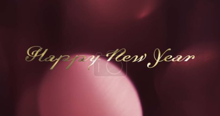 Foto de Imagen de texto feliz año nuevo sobre manchas rosadas de fondo claro. Año nuevo, tradición y concepto de celebración de imagen generada digitalmente. - Imagen libre de derechos