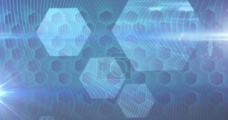 Téléchargez les photos : Image de réseau d'hexagones bleus avec une lumière éclatante sur fond bleu. interface numérique, connexion globale et concept de communication image générée numériquement. - en image libre de droit