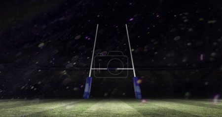 Foto de Imagen del escáner procesando datos sobre el objetivo de rugby en pitch. deporte, competencia y concepto tecnológico, imagen generada digitalmente. - Imagen libre de derechos