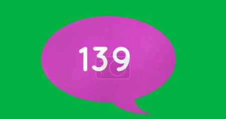 Foto de Imagen de números crecientes dentro de un globo de habla púrpura sobre un fondo verde - Imagen libre de derechos