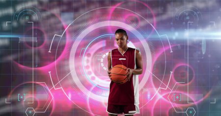 Bild des Scanners über eine Basketballspielerin. Globaler Sport und digitales Schnittstellenkonzept digital generiertes Image.