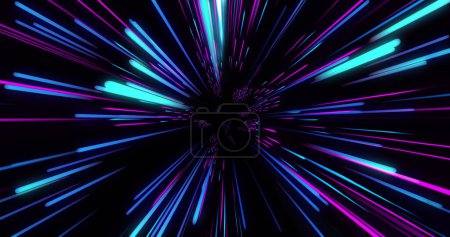Téléchargez les photos : Image de sentiers lumineux au néon bleu et violet sur fond noir. Concept abstrait, néon et lumière, image produite numériquement. - en image libre de droit