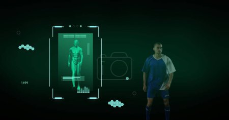 Bild der Datenverarbeitung über birassische männliche Fußballspieler. Globaler Sport, Wissenschaft, Computer, digitale Schnittstelle und Datenverarbeitungskonzept digital generiertes Bild.