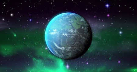 Téléchargez les photos : Image de la planète bleue au-dessus de l'espace violet et vert avec des étoiles. Planètes, cosmos et univers concept image générée numériquement. - en image libre de droit
