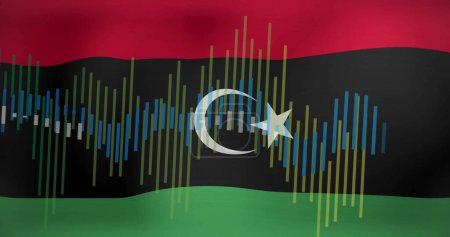 Foto de Imagen de gráficos y procesamiento de datos sobre bandera de libya. Economía nacional, viajes, datos, finanzas, interfaz digital, negocios y comunicación, imagen generada digitalmente. - Imagen libre de derechos