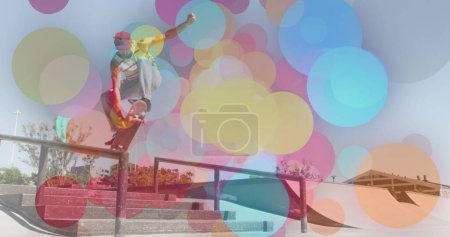 Téléchargez les photos : Image de taches colorées sur le skateboard homme caucasien. concept global de sport et d'interface numérique image générée numériquement. - en image libre de droit