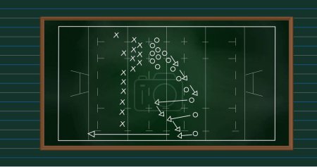 Foto de Imagen de estrategia de juego de fútbol dibujado en pizarra verde sobre fondo de papel forrado verde. Torneo deportivo y concepto de competición - Imagen libre de derechos