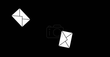 Téléchargez les photos : Image numérique des icônes de l'enveloppe du message blanc tombant à l'écran sur un fond noir - en image libre de droit