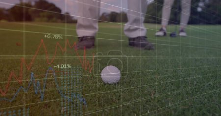 Foto de Imagen del procesamiento de datos sobre jugadores de golf masculinos. Deporte global e interfaz digital concepto de imagen generada digitalmente. - Imagen libre de derechos